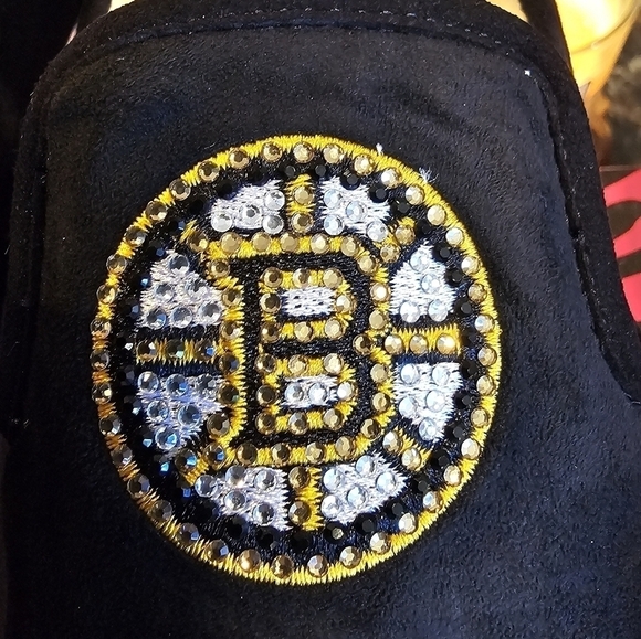 NHL Boston Bruins Cuce Shoes Jewel Embellished Slip On Shoes Size 8 - Picture 9 of 12